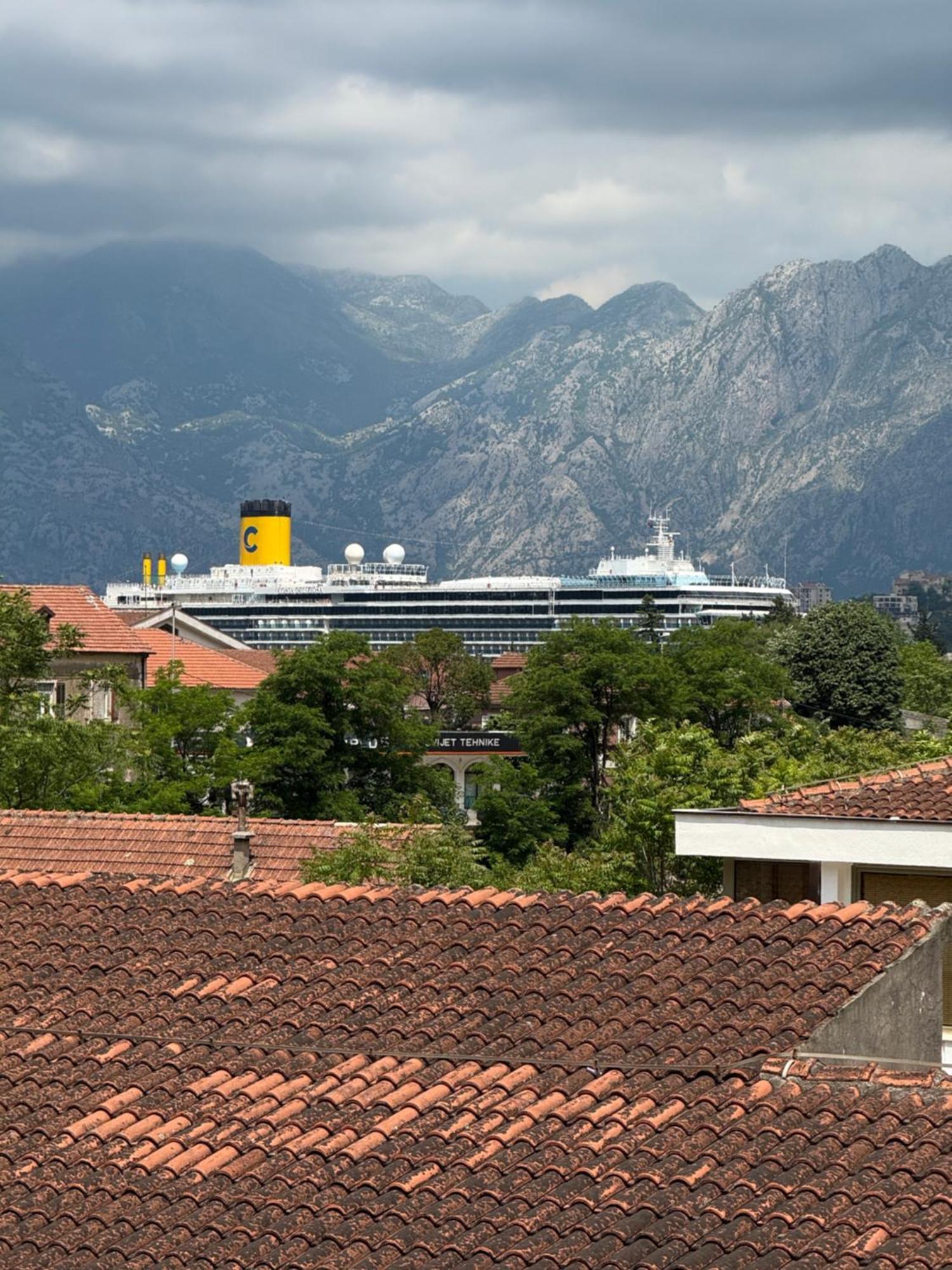 Apartment Atina Kotor Exterior foto