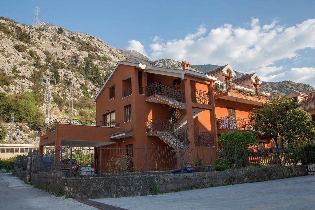 Apartment Atina Kotor Exterior foto